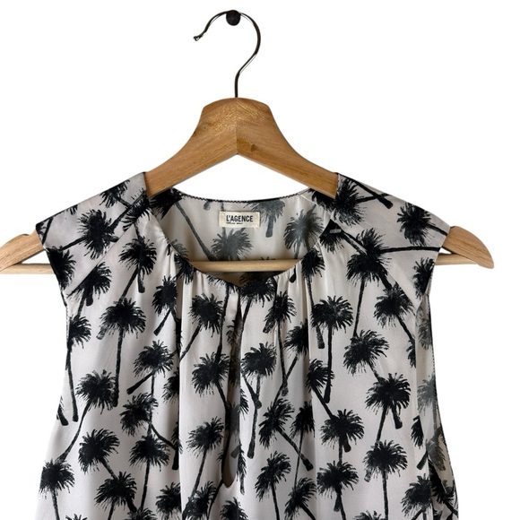 L'AGENCE XS Cali Palm Tree Print Sleeveless Blouse - Picture 5 of 9